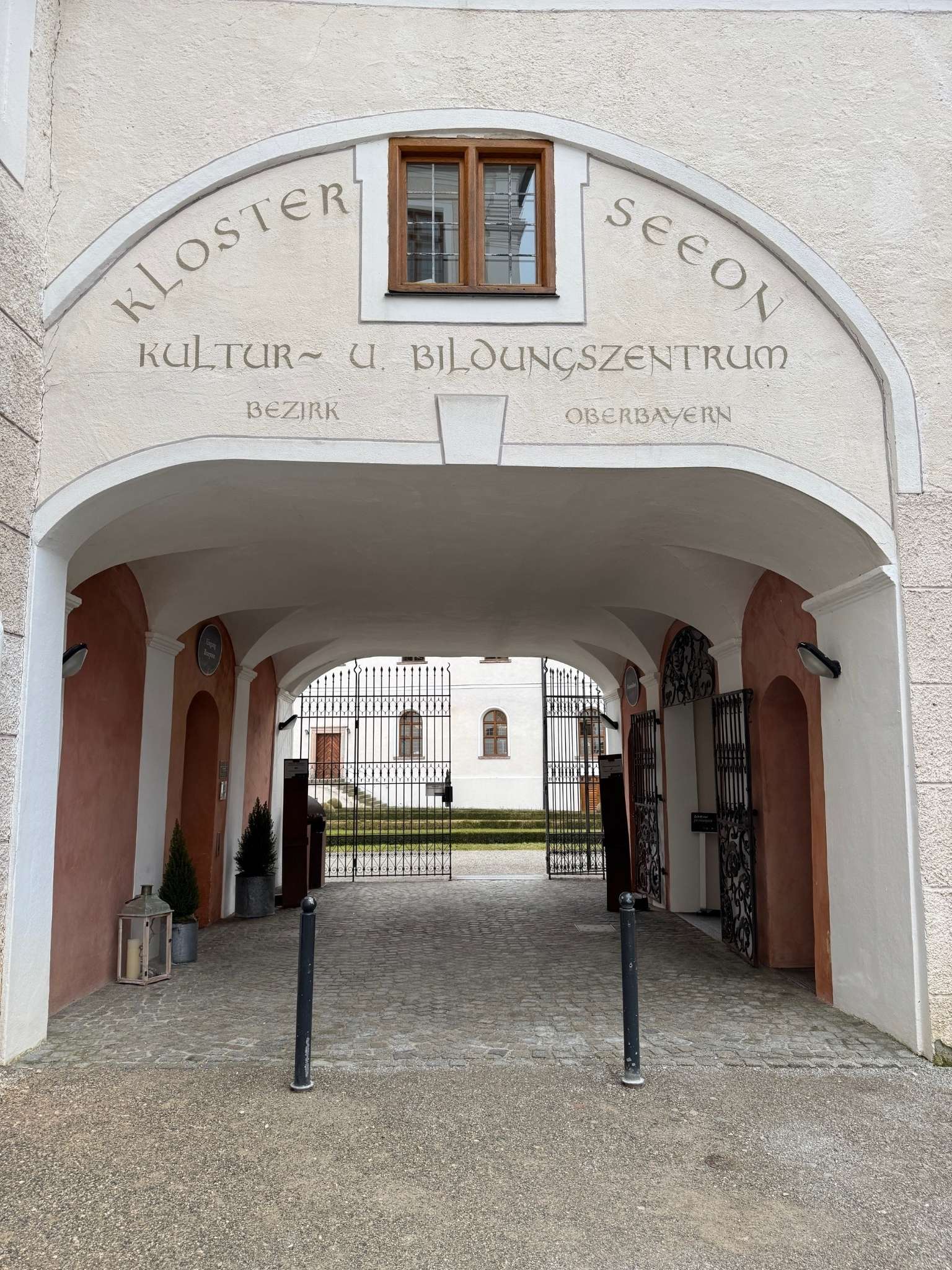 Eingangstor Kloster Seeon